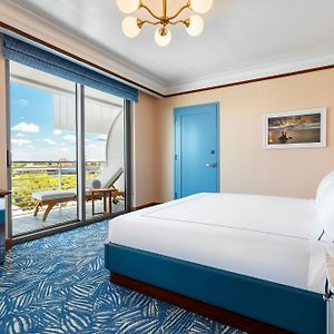 Superior King Room ADA
